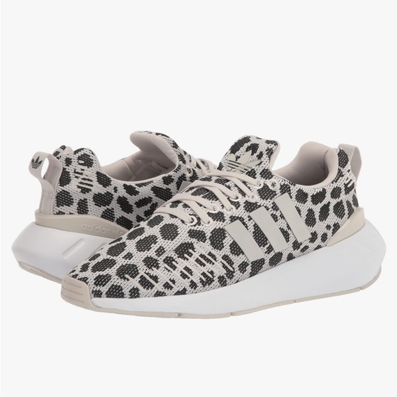 Adidas Leopard Swift Runs - Picture 2 of 6
